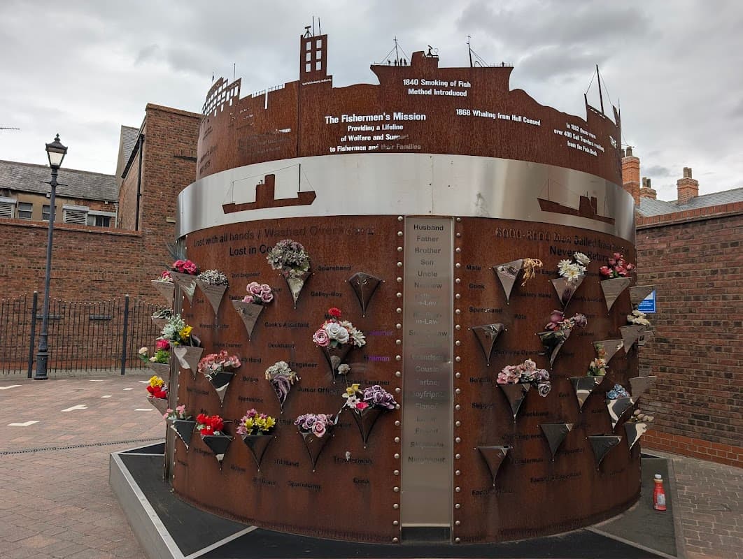 The Last Trip Memorial - Monuments in hull