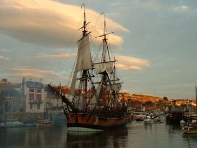 Bark Endeavour - Attraction in whitby